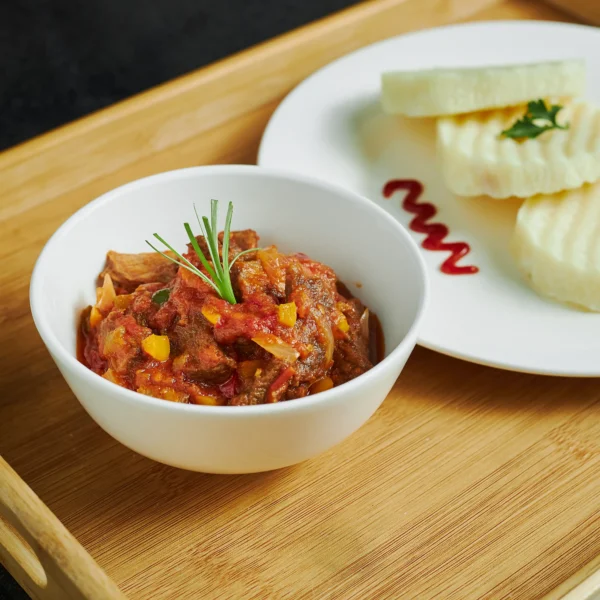 Boiled Yam & Beef Sauce